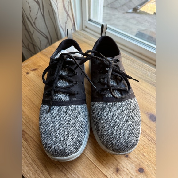 Under Armour Men’s Sneakers 8 - Picture 2 of 7